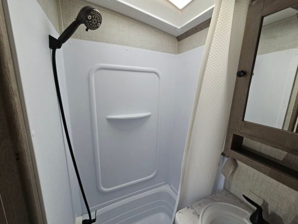 2020 Keystone Outback Ultra-Lite 210URS - Image 23