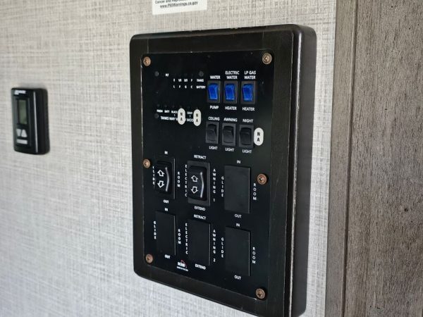 2020 Keystone Outback Ultra-Lite 210URS - Image 27