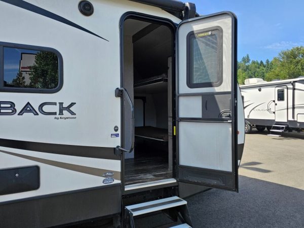 2020 Keystone Outback Ultra-Lite 210URS - Image 6