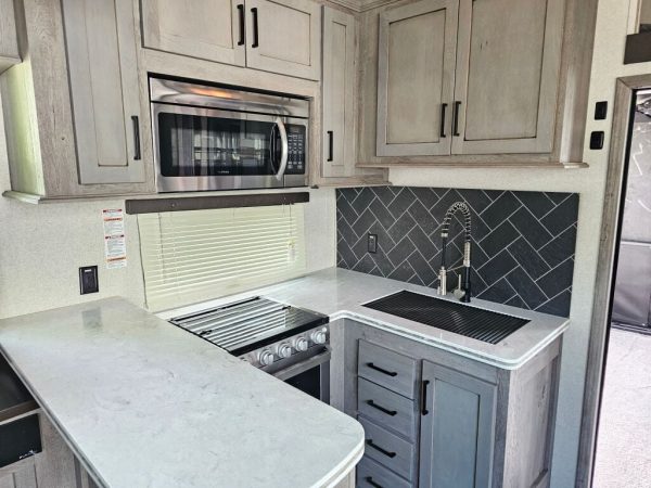 2020 Keystone Raptor 351 - Image 17