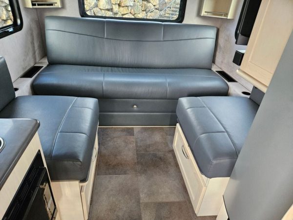 2020 Pleasure-Way Plateau XL XLTS - Image 7