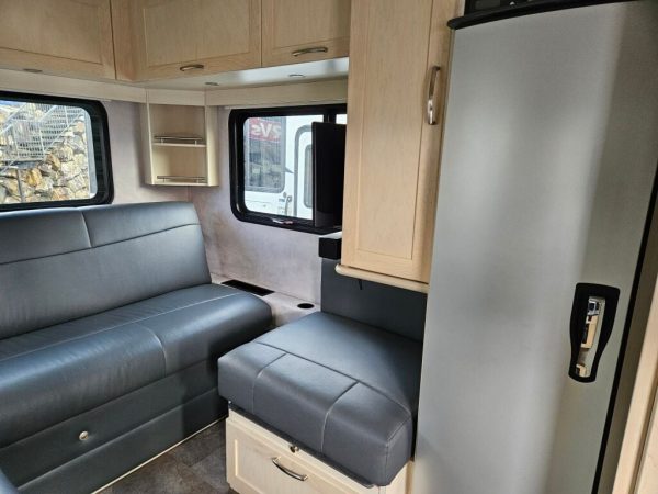 2020 Pleasure-Way Plateau XL XLTS - Image 8