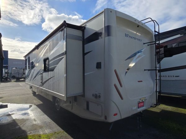 2020 Thor Motor Coach Windsport 33X - Image 3