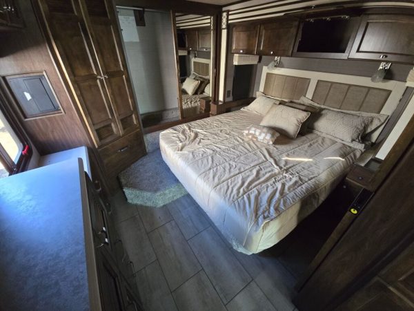 2020 Tiffin MotorHomes Allegro Red 33AL - Image 12