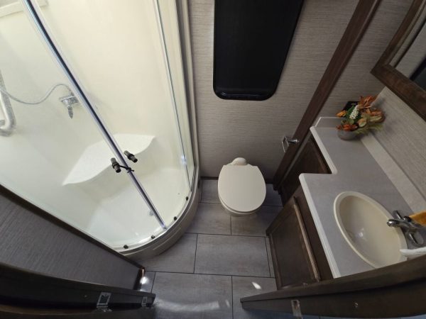 2020 Tiffin MotorHomes Allegro Red 33AL - Image 13