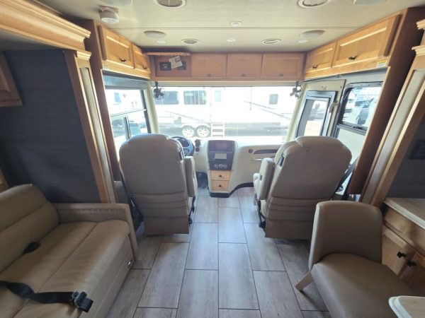 2020 Tiffin Motorhomes Allegro Breeze 33BR - Image 14