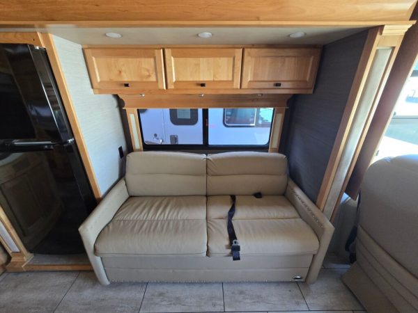 2020 Tiffin Motorhomes Allegro Breeze 33BR - Image 15