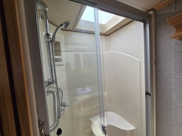 2020 Tiffin Motorhomes Allegro Breeze 33BR - Image 24