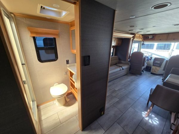 2020 Tiffin Motorhomes Allegro Breeze 33BR - Image 31