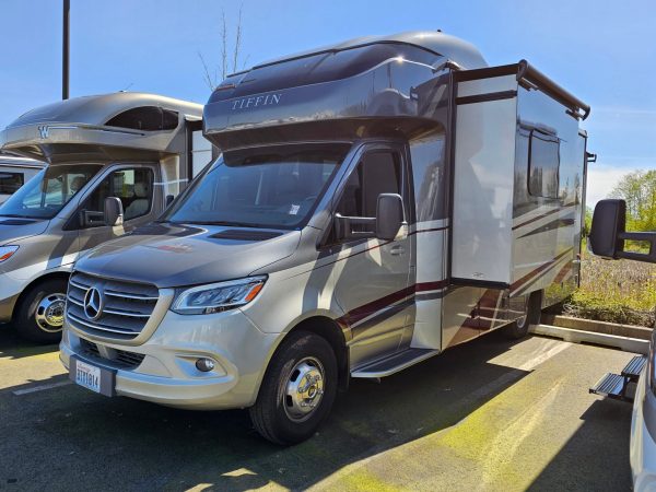 2020 Tiffin Motorhomes Wayfarer 25QW - Image 12