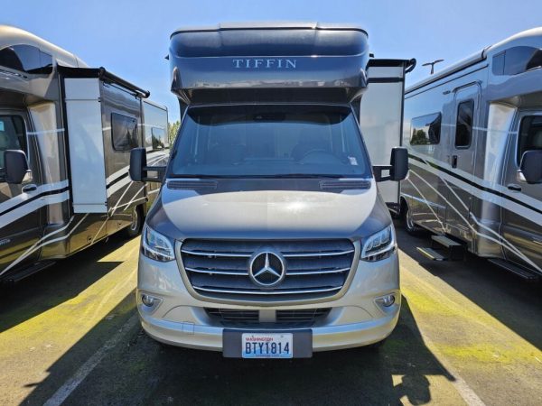 2020 Tiffin Motorhomes Wayfarer 25QW - Image 3