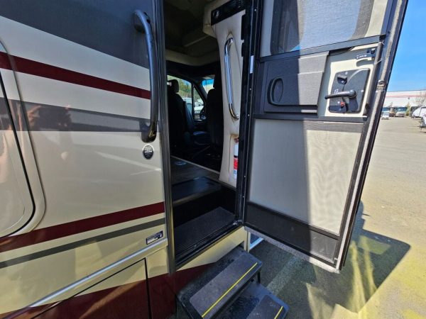 2020 Tiffin Motorhomes Wayfarer 25QW - Image 10
