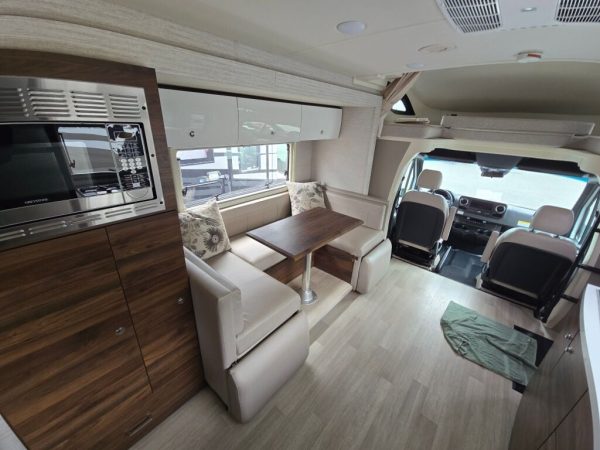 2020 Winnebago Navion 24J - Image 15