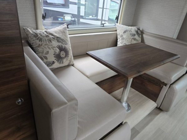 2020 Winnebago Navion 24J - Image 19