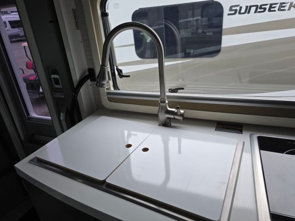 2020 Winnebago Navion 24J - Image 22