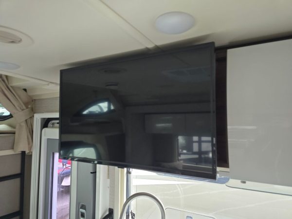 2020 Winnebago Navion 24J - Image 23