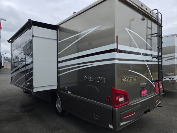 2020 Winnebago Navion 24J - Image 5