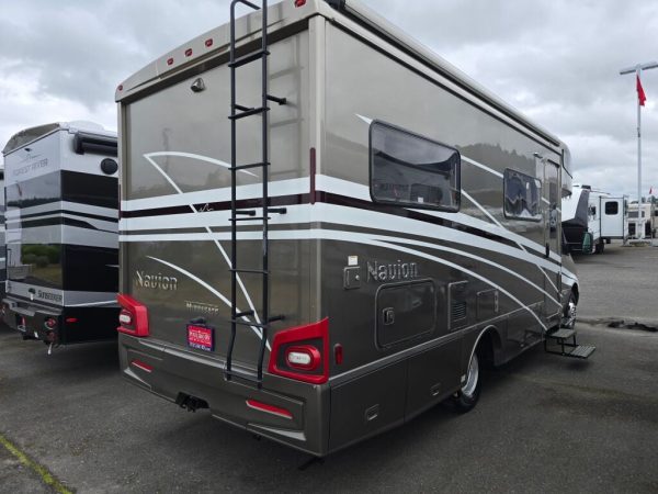 2020 Winnebago Navion 24J - Image 7