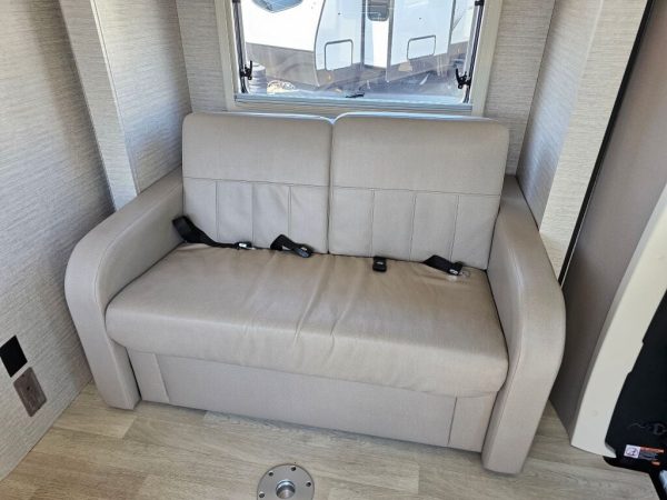 2020 Winnebago View 24V - Image 11