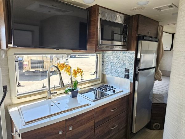 2020 Winnebago View 24V - Image 13