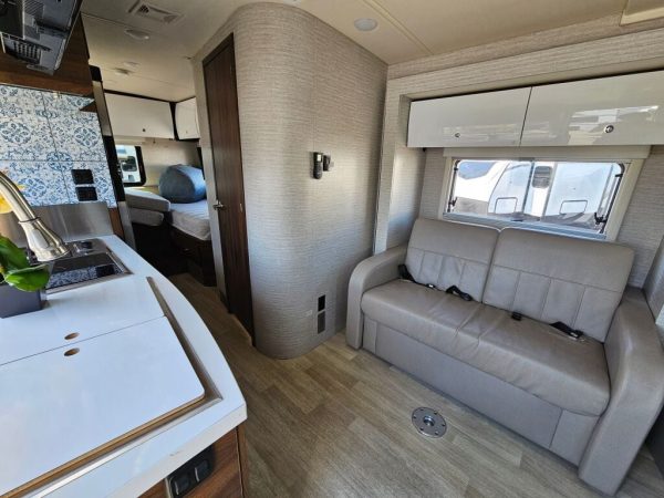 2020 Winnebago View 24V - Image 10
