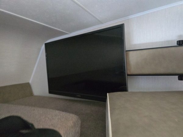 2021 Coachmen Freelander Premier 26DS - Image 12