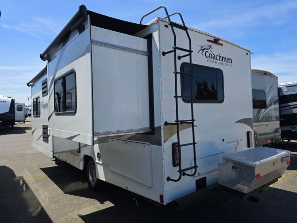 2021 Coachmen Freelander Premier 26DS - Image 5