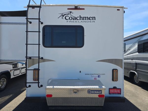 2021 Coachmen Freelander Premier 26DS - Image 6