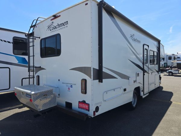 2021 Coachmen Freelander Premier 26DS - Image 7