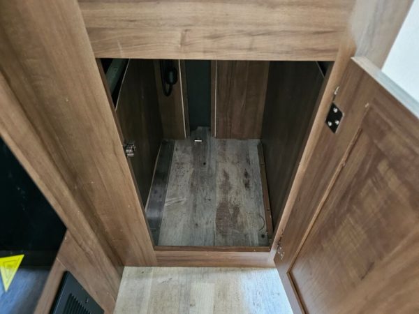 2021 Coachmen Pursuit 27XP - Image 18