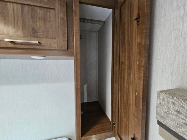 2021 Coachmen Pursuit 27XP - Image 25
