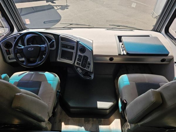 2021 Coachmen Pursuit 27XP - Image 34