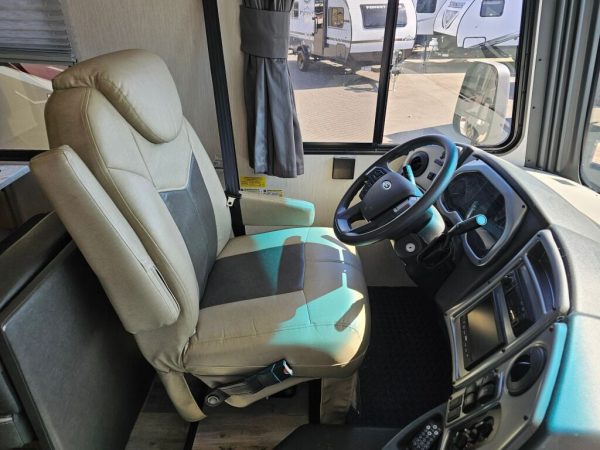 2021 Coachmen Pursuit 27XP - Image 35