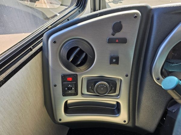 2021 Coachmen Pursuit 27XP - Image 36