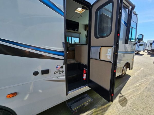2021 Coachmen Pursuit 27XP - Image 6