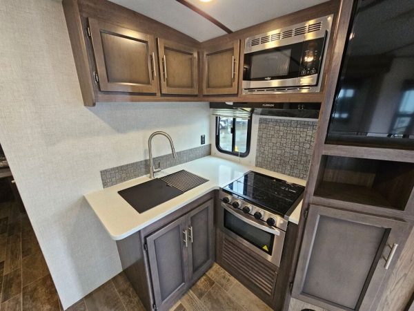 2021 CrossRoads Sunset Trail Super Lite 259RL - Image 14