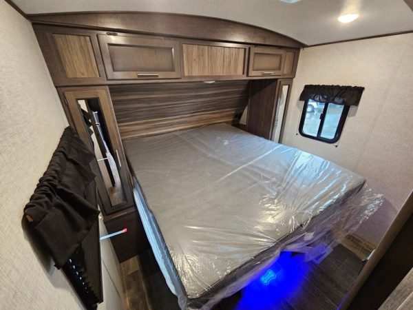 2021 CrossRoads Sunset Trail Super Lite 259RL - Image 21