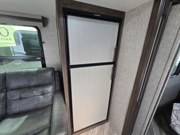 2021 Dutchmen Astoria Travel Trailer 2203RB - Image 11