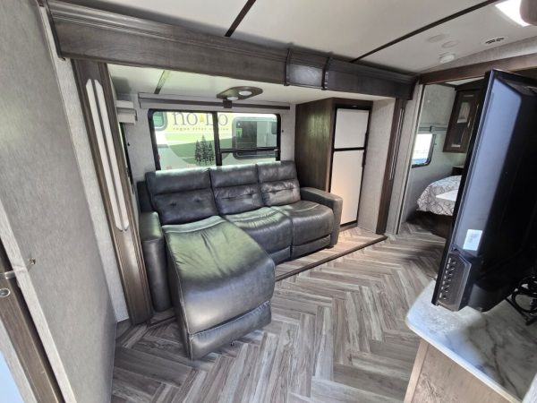 2021 Dutchmen Astoria Travel Trailer 2203RB - Image 4