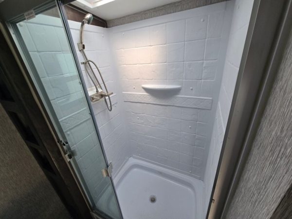 2021 Dutchmen Astoria Travel Trailer 2203RB - Image 6