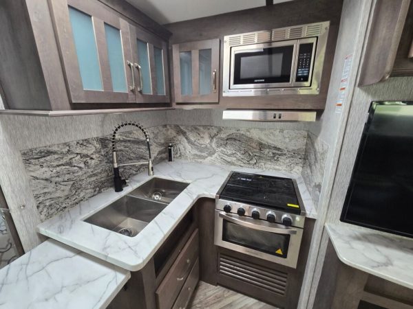 2021 Dutchmen Astoria Travel Trailer 2203RB - Image 8