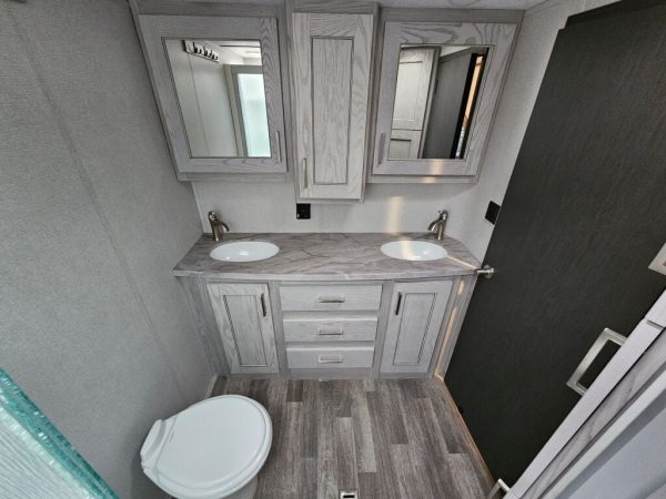 2021 Keystone Montana High Country 330RL - Image 33
