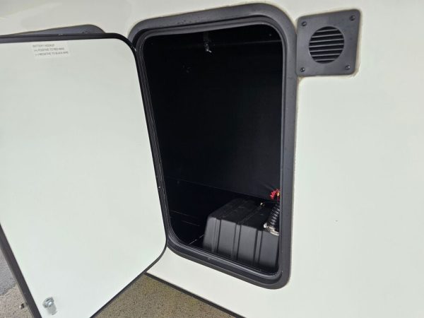 2021 Keystone Montana High Country 330RL - Image 6