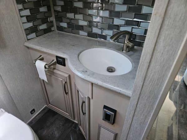 2021 Newmar New Aire 3543 - Image 17