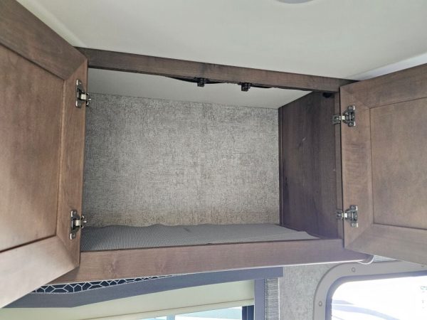 2021 Thor Motor Coach Magnitude Super C RB34 - Image 18