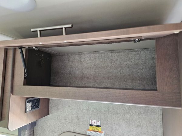 2021 Thor Motor Coach Magnitude Super C RB34 - Image 19