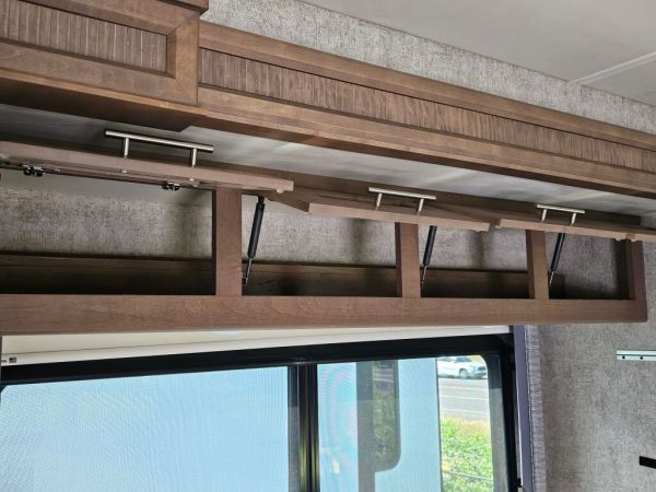2021 Thor Motor Coach Magnitude Super C RB34 - Image 29