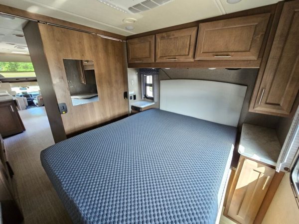 2021 Thor Motor Coach Magnitude Super C RB34 - Image 30