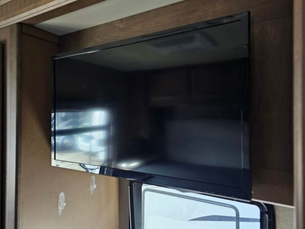 2021 Thor Motor Coach Magnitude Super C RB34 - Image 35