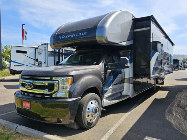 2021 Thor Motor Coach Magnitude Super C RB34